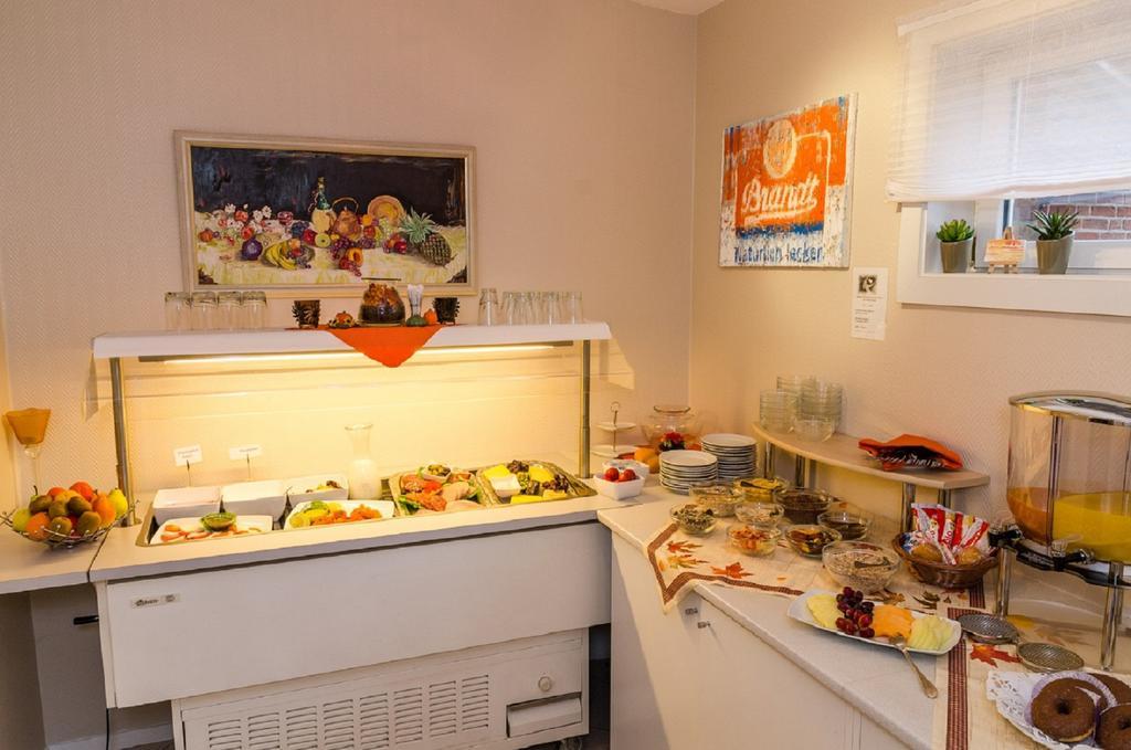 Hotel Restaurant Conni วอล์ฟสบวร์ก ภายนอก รูปภาพ