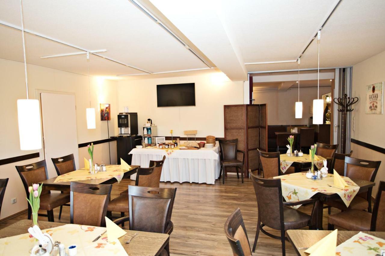 Hotel Restaurant Conni วอล์ฟสบวร์ก ภายนอก รูปภาพ